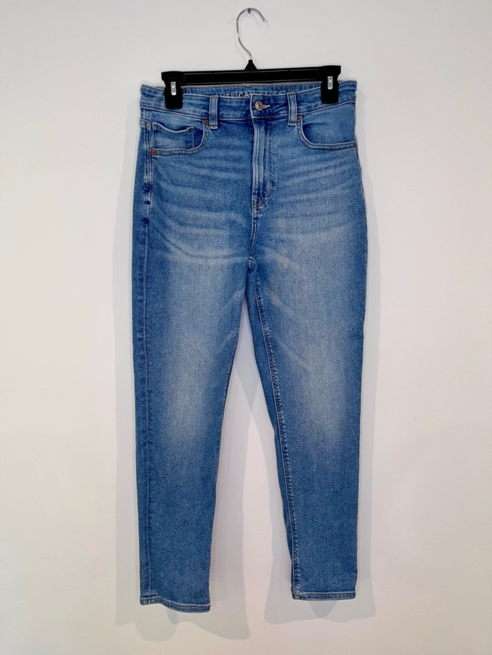 American Eagle light wash straight leg jeans size 6